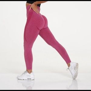 NVGTN Crimson Contour Leggings Size Small